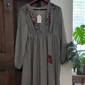 Chic Long Sleeve Floral Dress in Gray